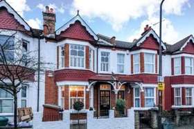 4 bedroom Terraced f...